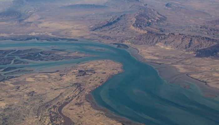 Vista aérea da costa iraniana e da ilha de Qeshm, no estreito de Ormuz, em 10 de dezembro de 202...