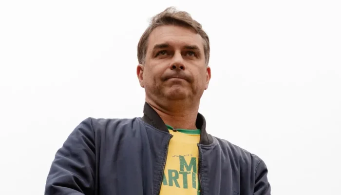Emendas de Flávio Bolsonaro financiam empresas sob suspeita de cartel