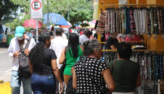Funcionamento do comércio e serviços no feriado de 12 de outubro em Teresina