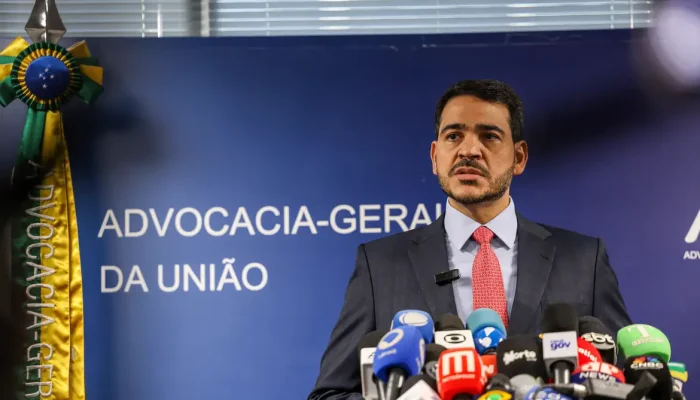 Senador Weverton Rocha apoia indicação de Jorge Messias ao STF