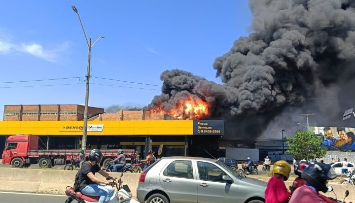 Homem é preso por incêndio em revendedora de pneus em Teresina
