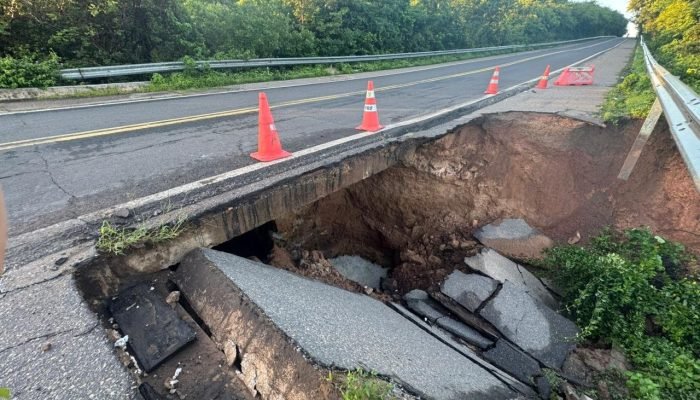 Erosão causa interdição total da BR-343 entre Buriti dos Lopes e Parnaíba
