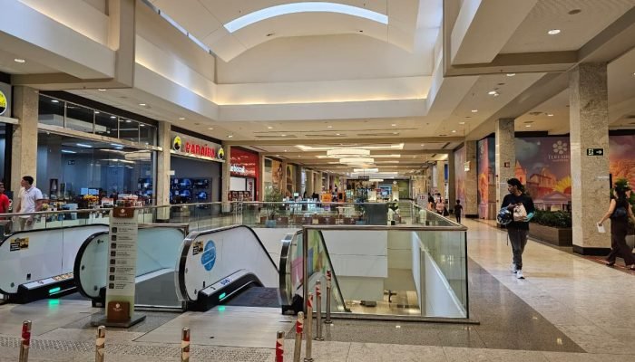 Comércio terá horário especial no feriado de Tiradentes em Teresina