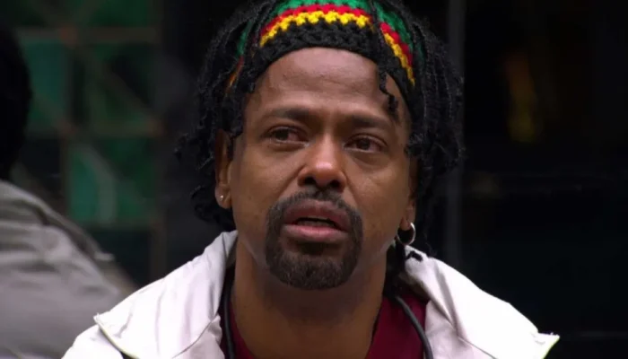 Leandro Boneco reage a críticas de Edilson e classifica como lamentável