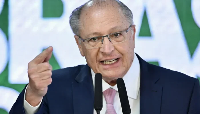 Alckmin aponta mudança na jornada de trabalho como tendência natural