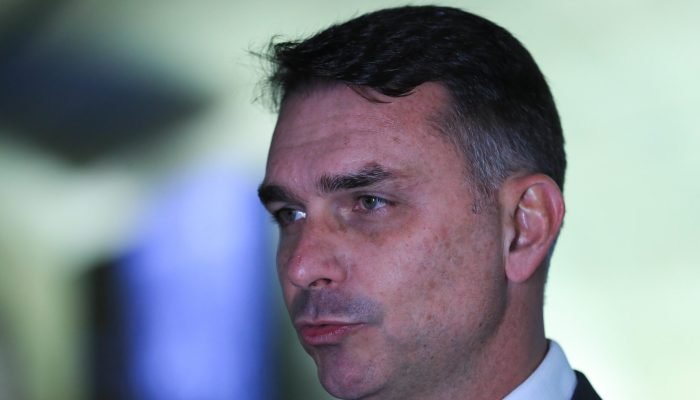 Derrubada de veto ao PL da Dosimetria é passo importante para presos do 8/1, afirma Flávio