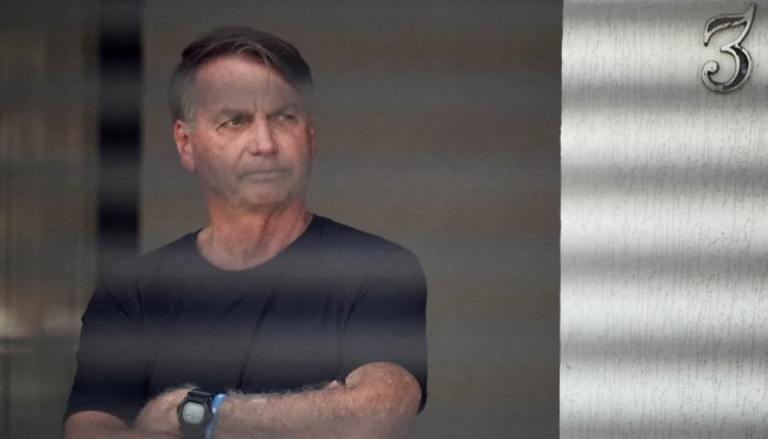 Moraes autoriza cirurgia de Bolsonaro; ex-presidente se dirige ao hospital