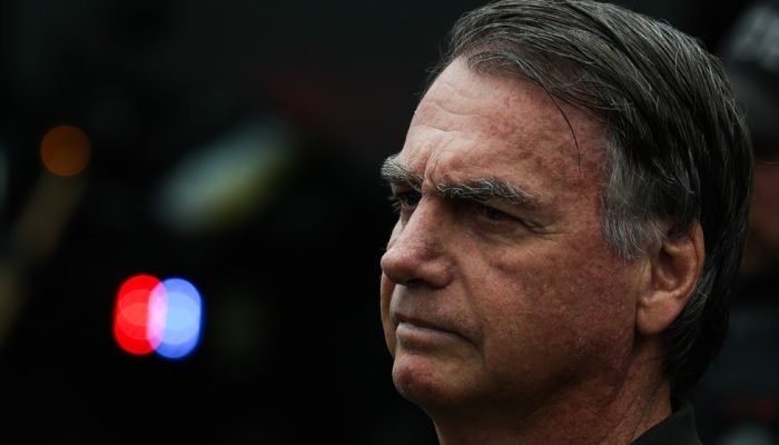 Michelle atualiza sobre cirurgia de Bolsonaro e pede orações