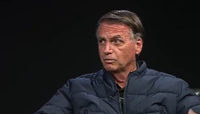 Bolsonaro realiza cirurgia no ombro com sucesso