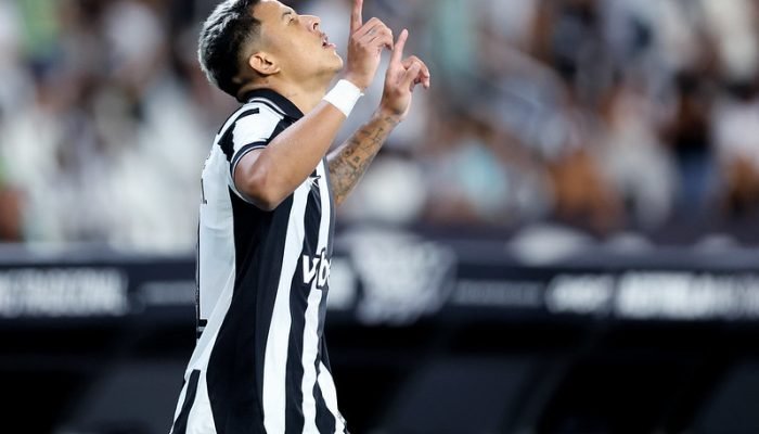 Botafogo registra dívida de R$ 1,1 bilhão com contratações de jogadores