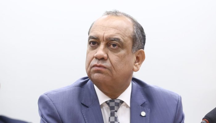 Deputado Max Lemos é alvo de ataque a tiros no Rio de Janeiro