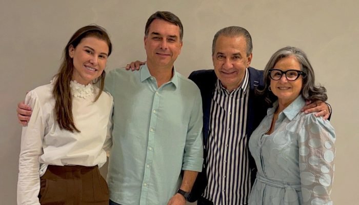Silas Malafaia se diz perseguido por Moraes e reafirma apoio a Flávio Bolsonaro em culto