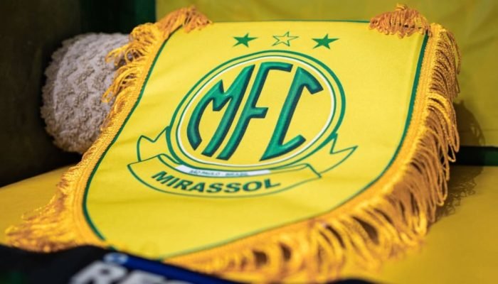 Mirassol enfrenta Corinthians em jogo decisivo do Brasileirão