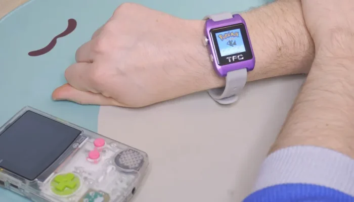 Youtuber cria relógio funcional inspirado no Game Boy Color