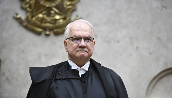 Fachin discute limites da tributação e a entrega do Estado ao cidadão