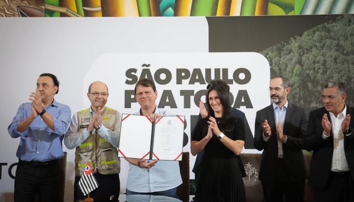 Tarcísio critica Haddad e defende política fiscal de São Paulo