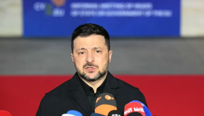 Ucrânia denuncia violação de cessar-fogo pela Rússia e critica cinismo das celebrações