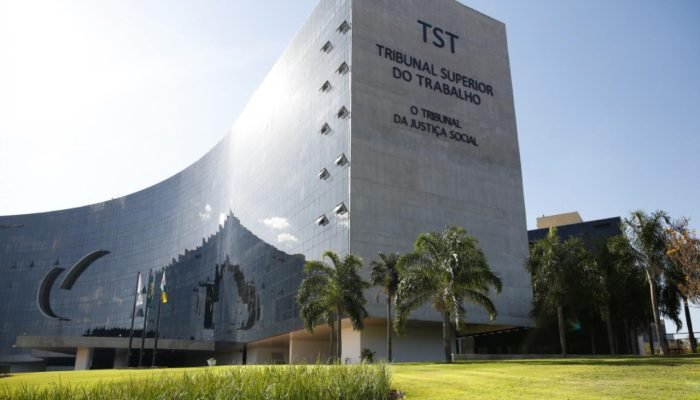 Ministros do TST participam de cursos pagos para advogados