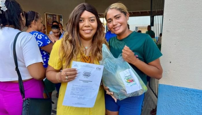 Altos entrega mais de 300 kits para mães do SCFV em ação especial