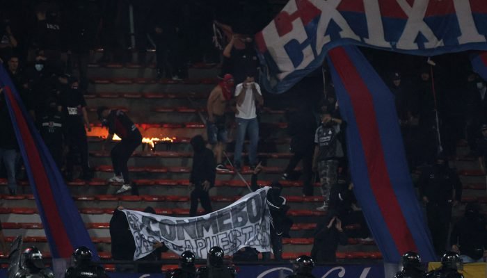 Conmebol cancela jogo do Flamengo na Libertadores após tumulto em Medellín