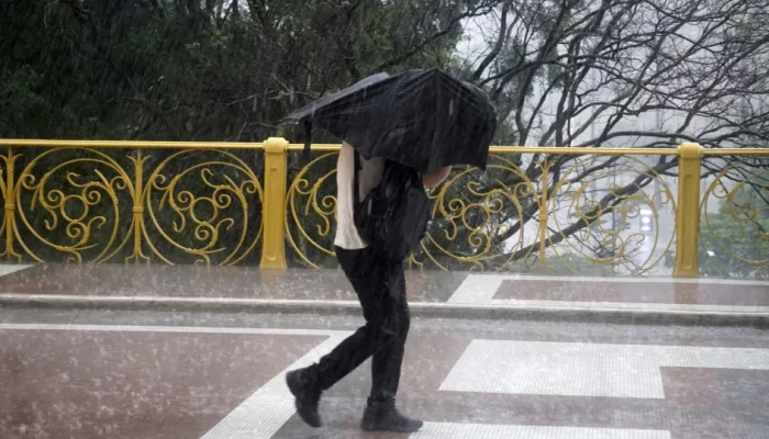 Inmet alerta para chuvas intensas e vendaval em 24 estados brasileiros