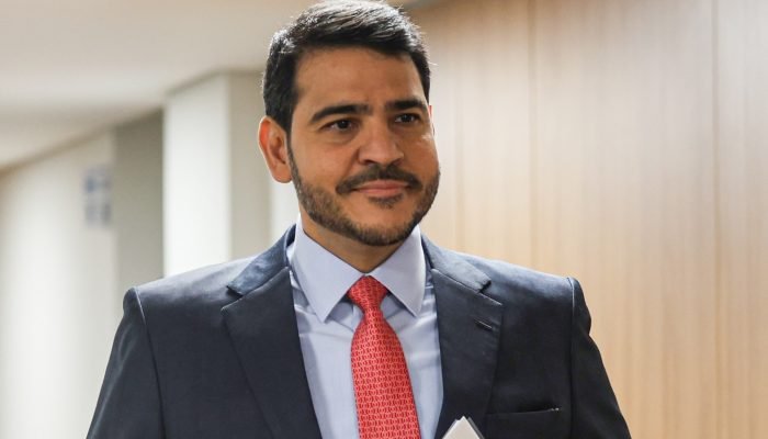 Pressão popular e novas vozes na política brasileira