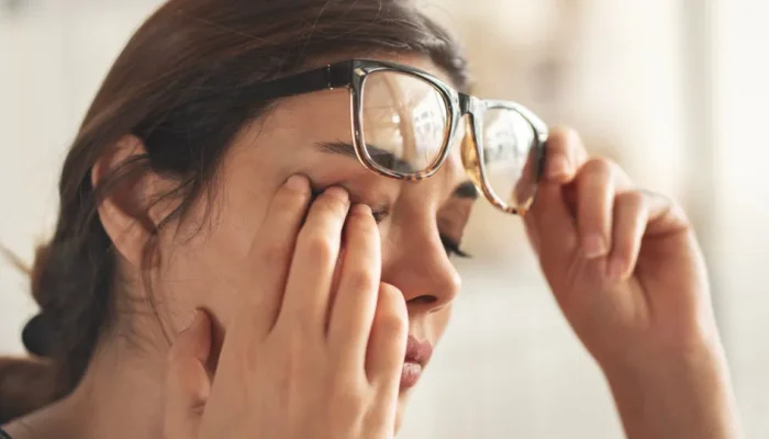 Tremores oculares: médico revela 7 causas e como tratá-las
