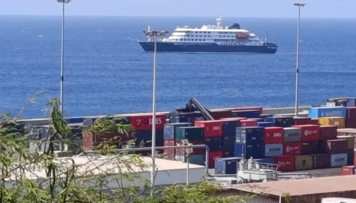 Passageiros são evacuados de navio após surto de hantavírus