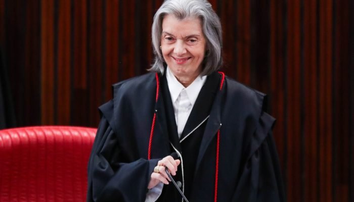 Cármen Lúcia anula multa de R$ 600 mil imposta por Moraes a usuária do X