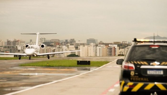 Passageiros são detidos com medicamentos proibidos no Aeroporto de Teresina