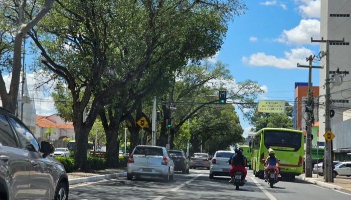 Interdição da Av. Frei Serafim nesta terça (12) para instalação de semáforos inteligentes