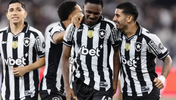 Corinthians e Botafogo se enfrentam no Rio para fugir do rebaixamento no Brasileirão