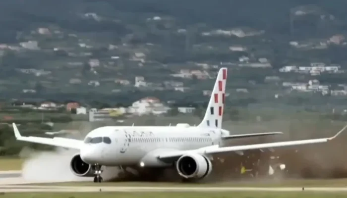 Avião da Croatia Airlines sai da pista durante decolagem em Split