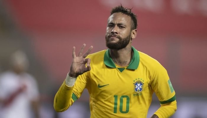 Neymar vê valor de mercado despencar e retorna ao patamar de 18 anos
