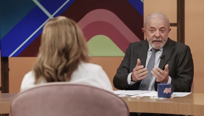 Lula critica transição para redução da jornada de trabalho
