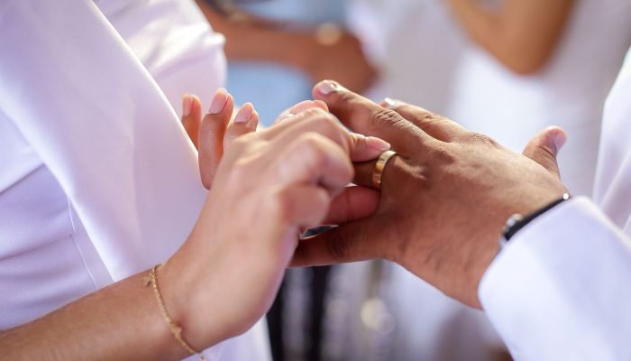 Cento e oitenta e seis casais se casam em evento comunitário em Teresina