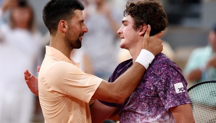 João Fonseca supera Djokovic em partida épica e avança em Roland Garros