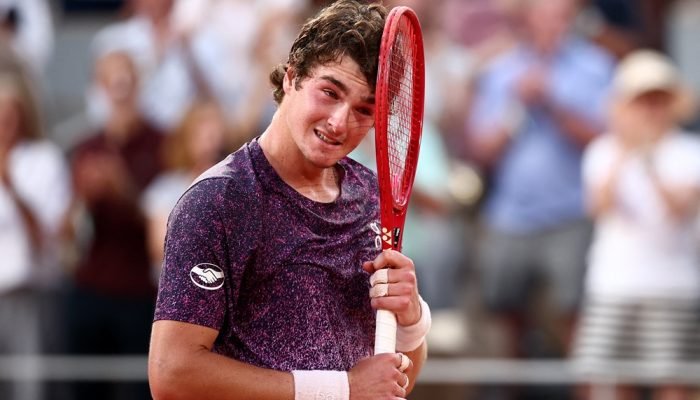 João Fonseca derrota Djokovic e garante campeão inédito em Roland Garros