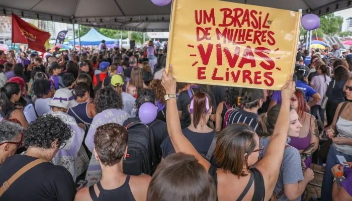 Pensão do INSS para órfãos de vítimas de feminicídio entra em vigor