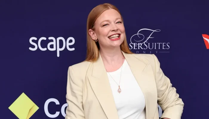 Sarah Snook de 'Succession' será protagonista em minissérie de 'os Pássaros'