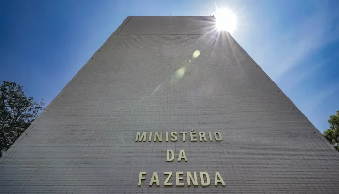 Ministérios da Defesa e Cidades são os mais impactados por bloqueios no Orçamento de 2026