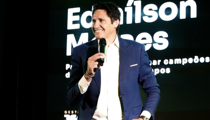 Edmílson lança livro e expande legado social e esportivo