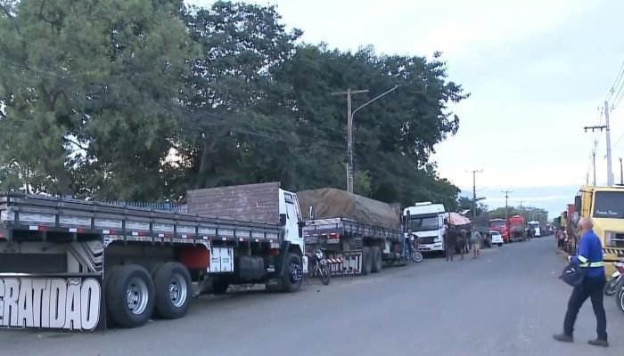 Caminhoneiros enfrentam paralisação em Teresina devido a atraso na emissão de documento
