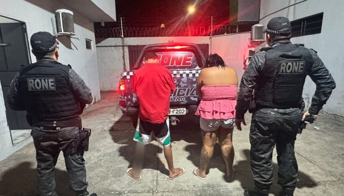 Mulher é presa e adolescente apreendido com drogas em operação policial em Altos