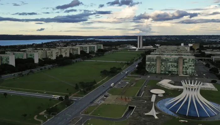 Governo estabelece horário de expediente durante jogos do Brasil na Copa