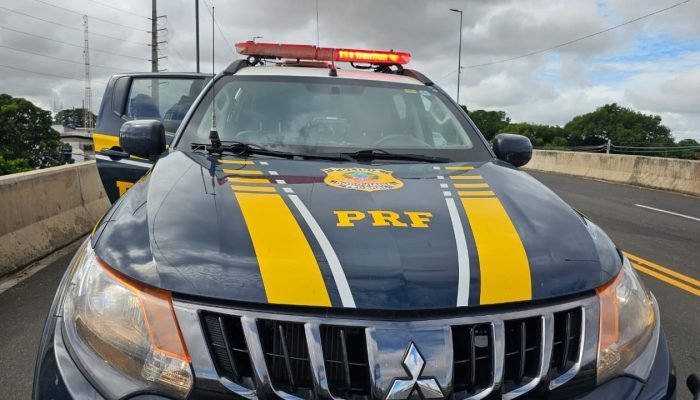 Mulher de 40 anos morre em acidente entre carro e moto em Valença do Piauí