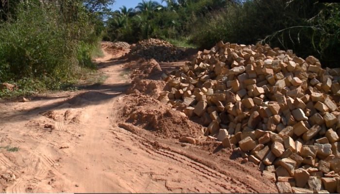 Obra de R$ 790 mil é paralisada e bloqueia acesso entre povoados de Teresina