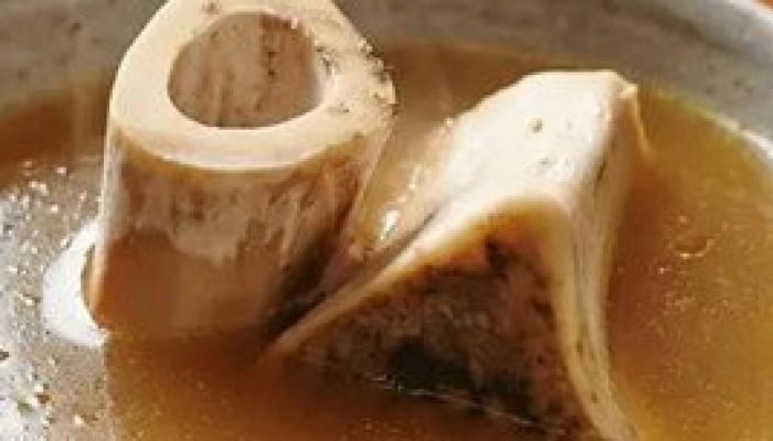 Caldo de ossos: nutrição e sabor para crianças