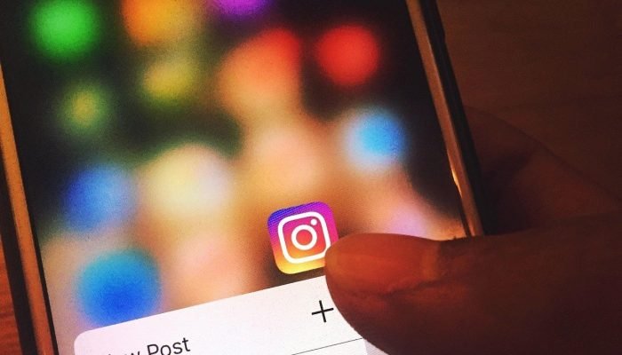 Órgãos públicos suspendem publicidade em redes sociais antes das eleições de 2026