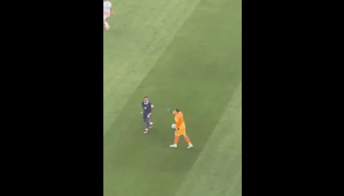 Goleiro paraguaio ignora Mbappé e gera polêmica após partida